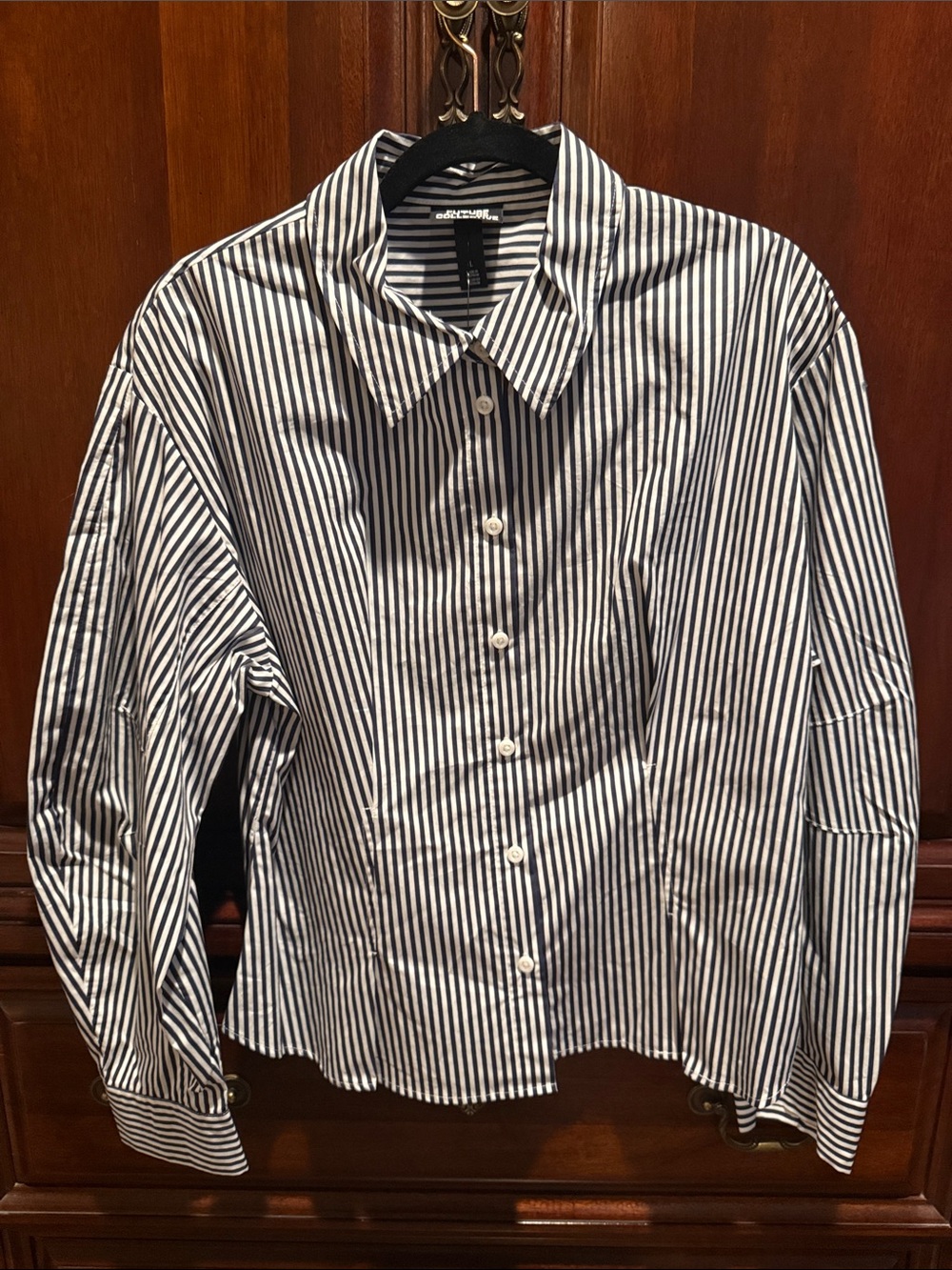 Tailored blue & White Pinstripe Button-Down Shirt new with tags barrel sleeve - Picture 2 of 4